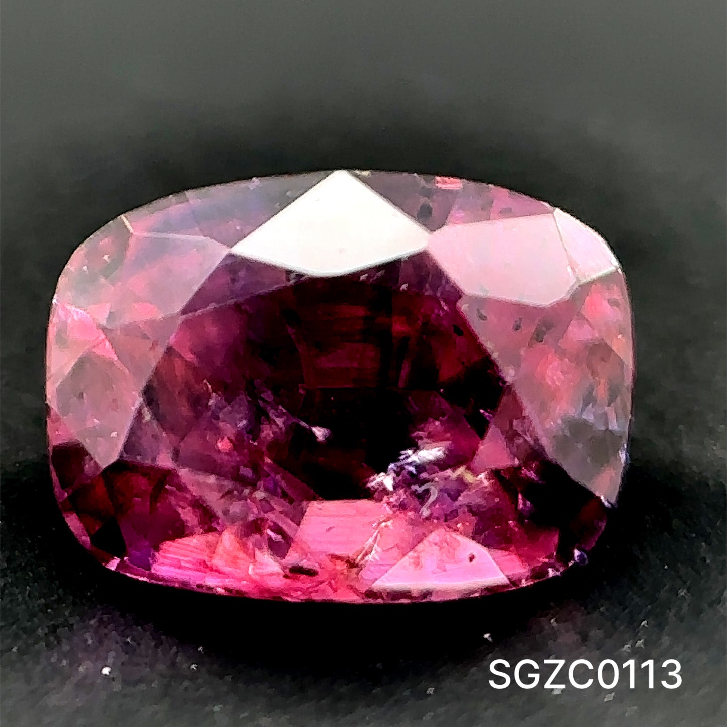 ZAFIRO CORTE CUSHION 0.74 CTS