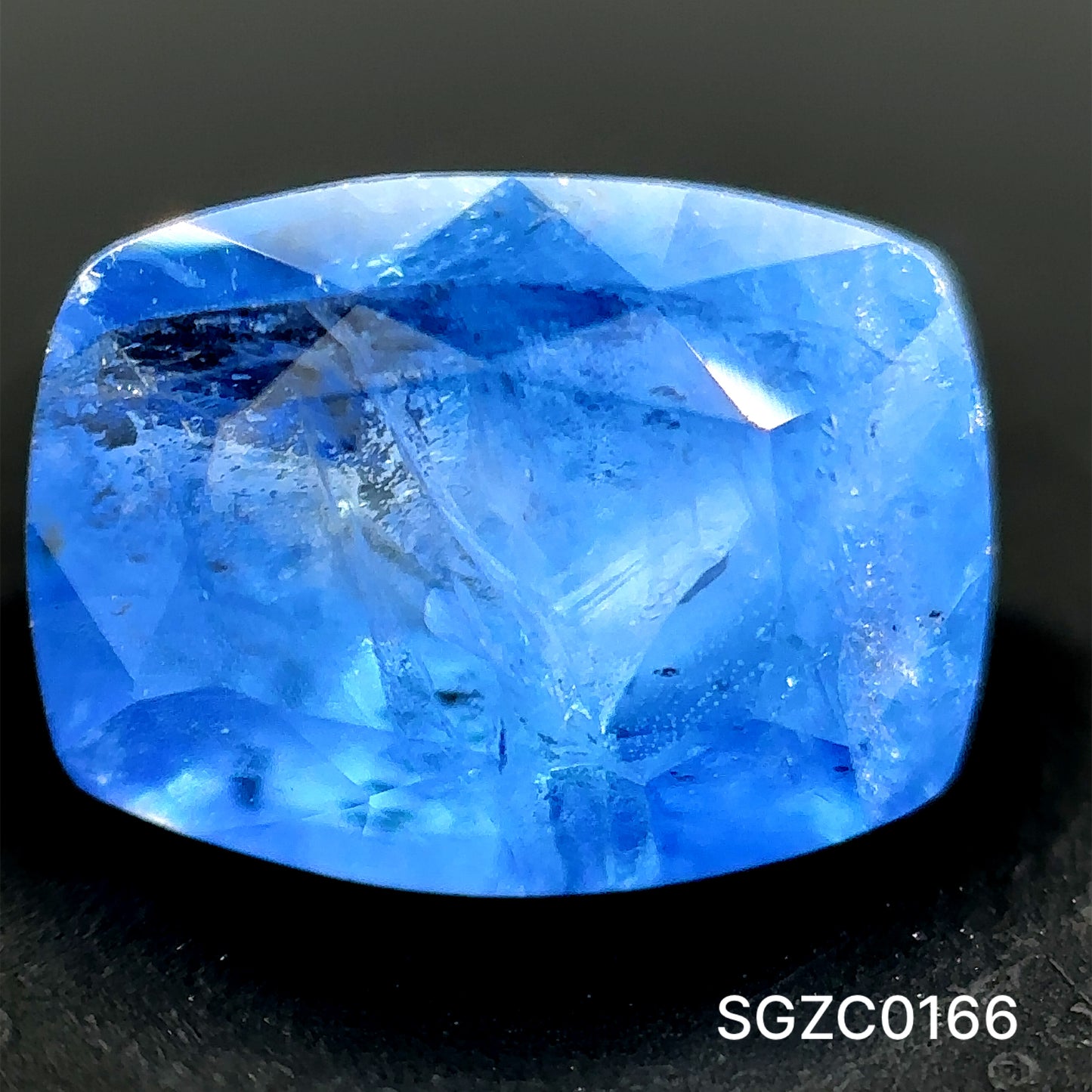 ZAFIRO CORTE CUSHION ALARGADO 2.48CT