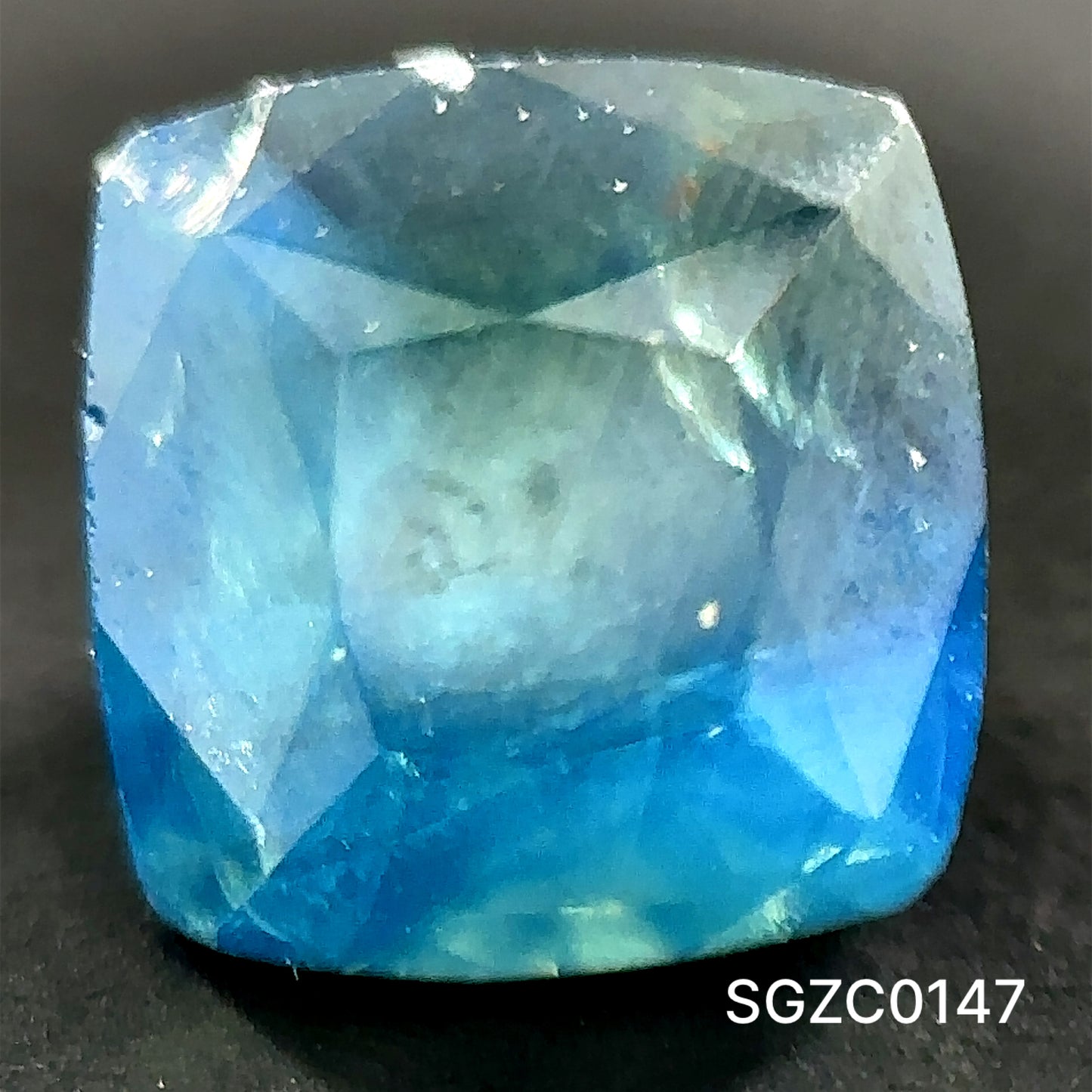 ZAFIRO CORTE CUSHION 0.855 CTS