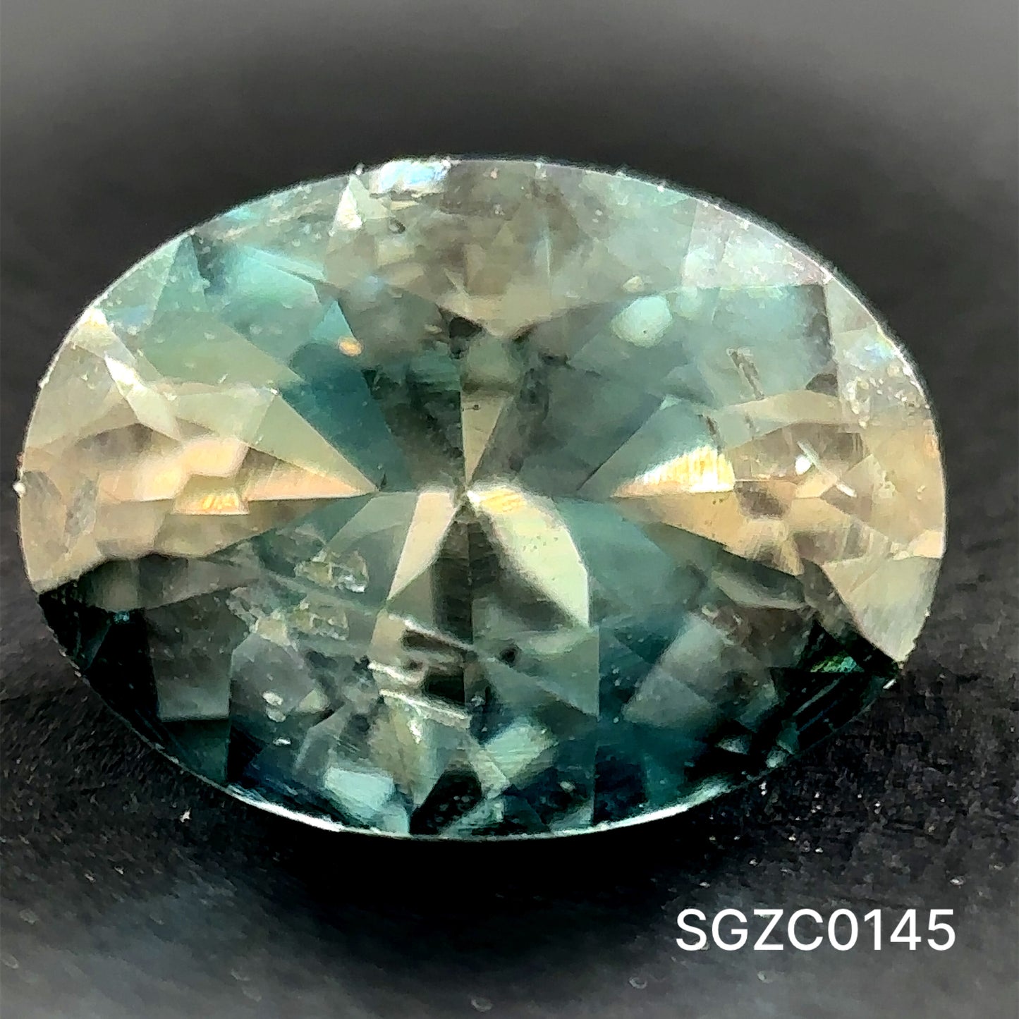 ZAFIRO CORTE OVAL 0.595 CTS