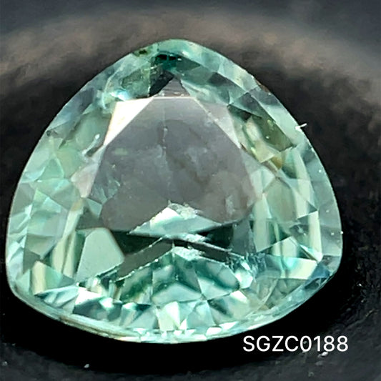 ZAFIRO CORTE TRILLON 0.67CT