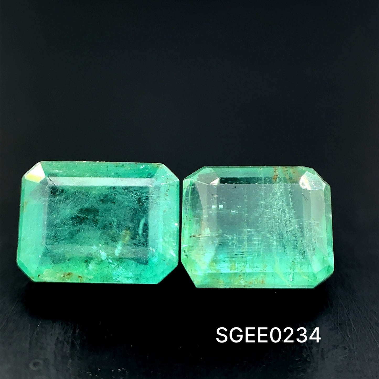 PAR DE ESMERALDAS CORTE ESMERALDA 2.075 CTS