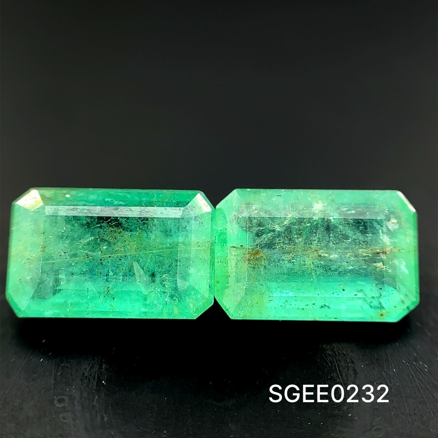 PAR DE ESMERALDAS CORTE ESMERALDA 2.45 CTS