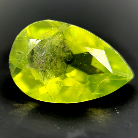 PERIDOTO CORTE PERA 7 X 4 MM