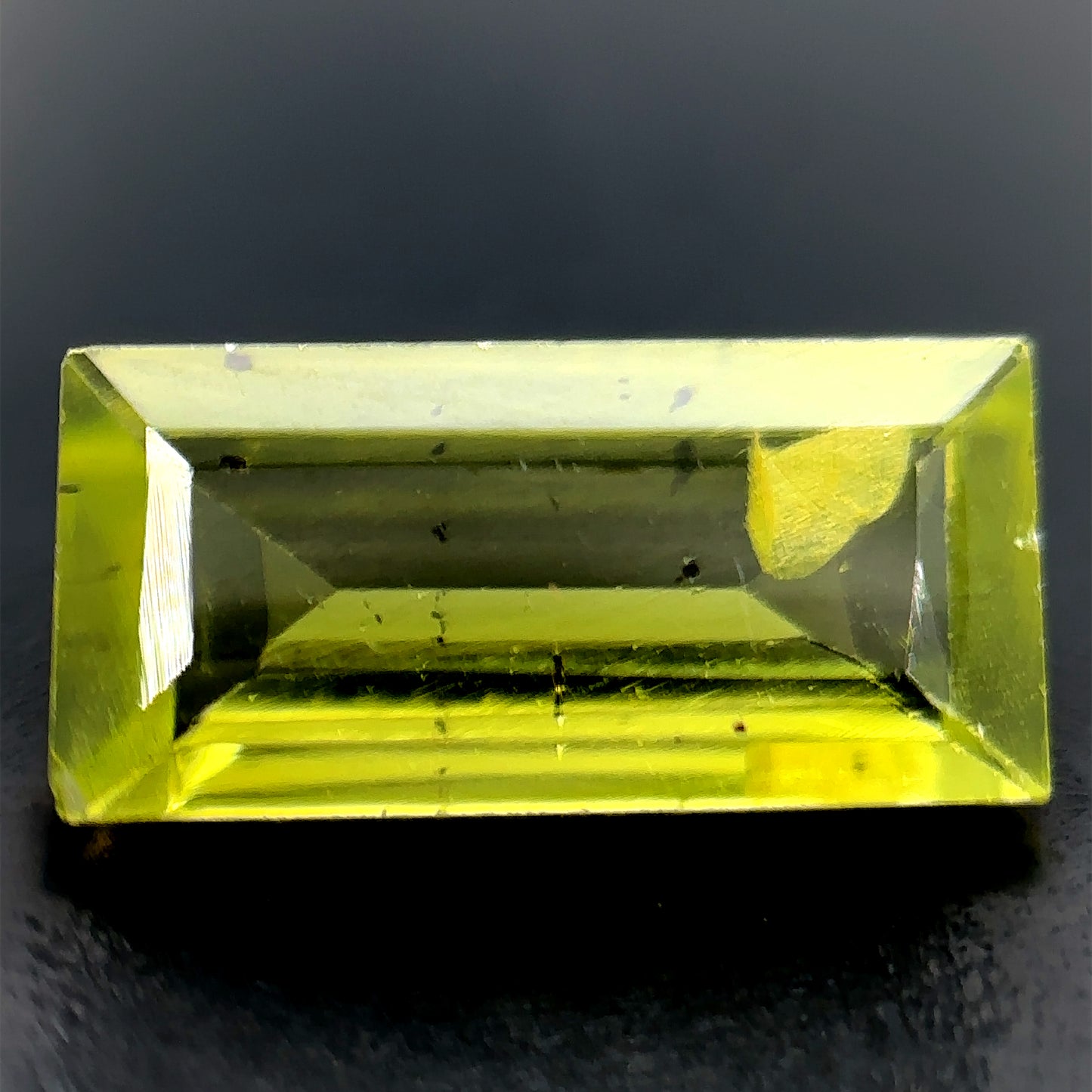 PERIDOTO CORTE BAGUETTE 11X6 MM, 10X5 MM Y 10X4.9 MM