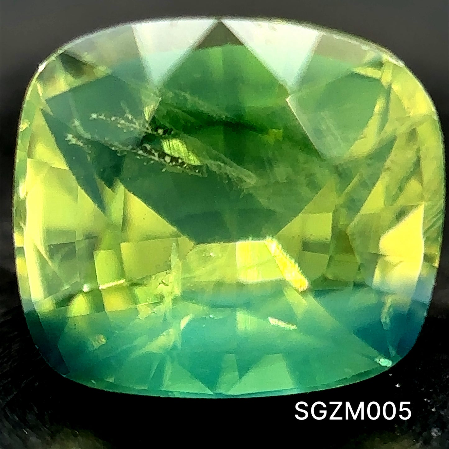 ZAFIRO CORTE CUSHION 0.775 CTS