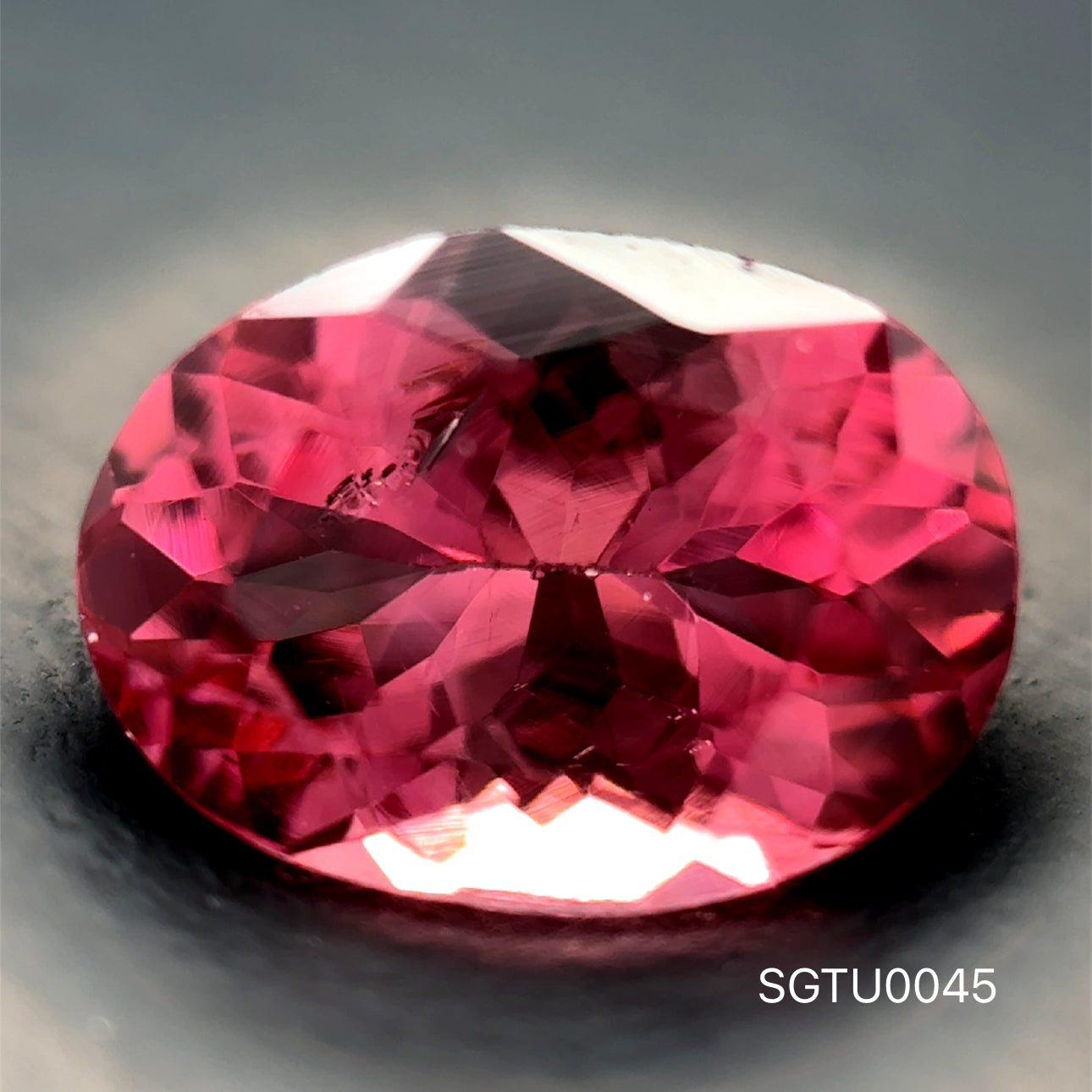 TURMALINA CORTE OVAL 1 CT