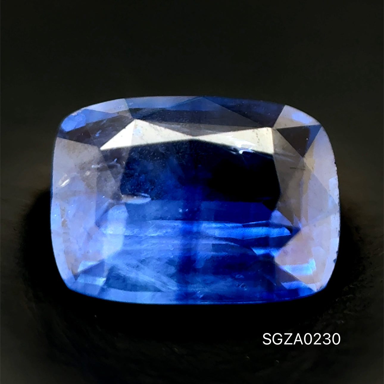 ZAFIRO CORTE CUSHION 1.08 CT